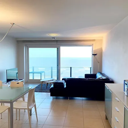 In With Stunning Sea Views, Cleaning Included Nieuwpoort