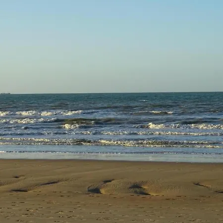 In With Stunning Sea Views, Cleaning Included 아파트